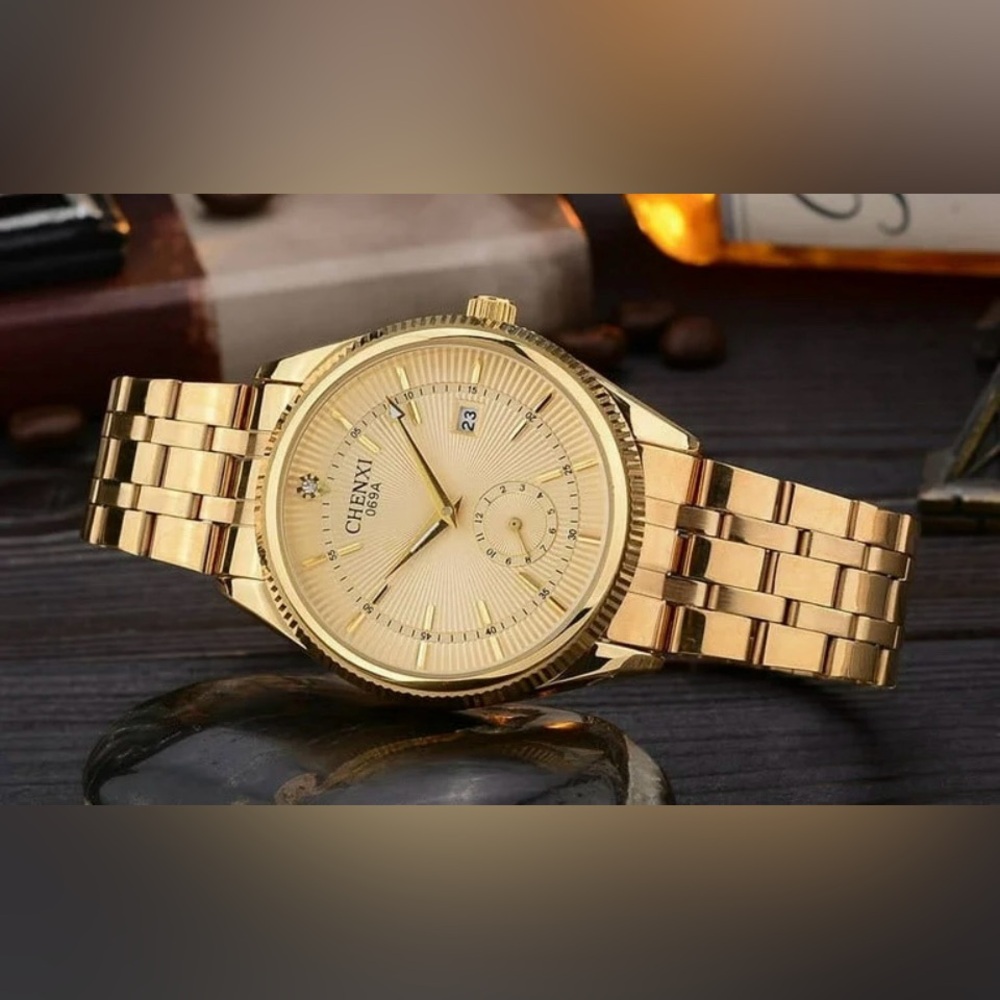 NWOT Men's Quartz Watch Gold Tone Stainless Steel Quart Watch W/Gold Tone Face